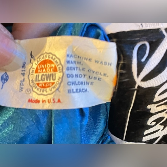 Darcy Women’s Silky Blue Blouse With Leaf Design - Picture 7 of 9